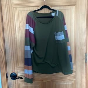 Long sleeve shirt with pocket